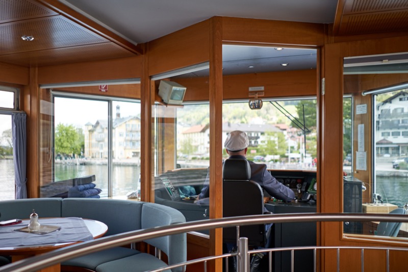 Segelboote auf dem Attersee mit Bergpanorama